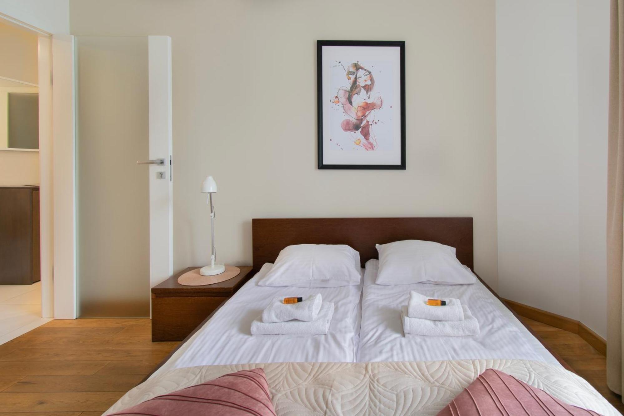 Contemporary Apartment Pilsudskiego Street Краков Экстерьер фото